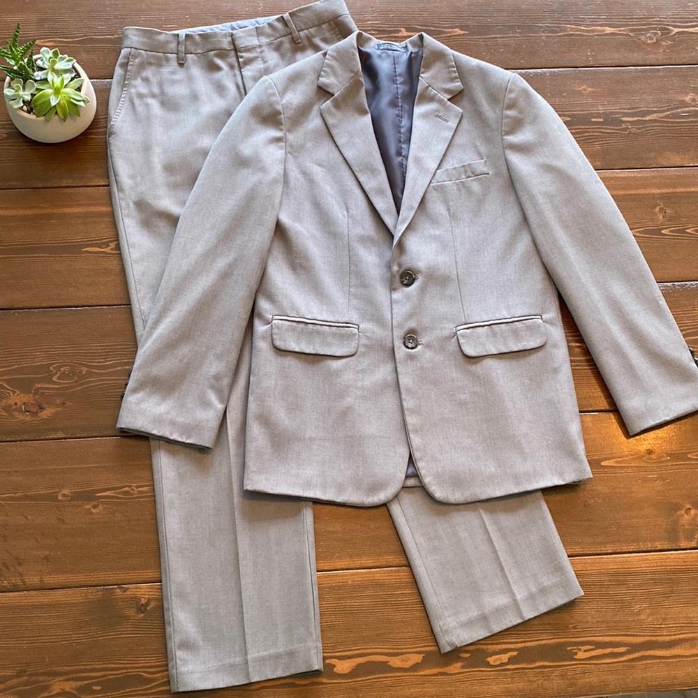 Boys 2 piece Nautica suit size 14 reg